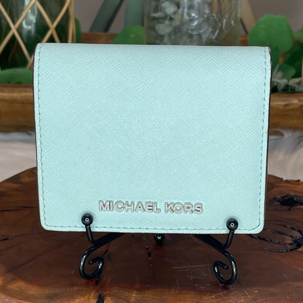 (MT188) EUC Michael Kors Two-tone Compact/Bi-fold Wallet